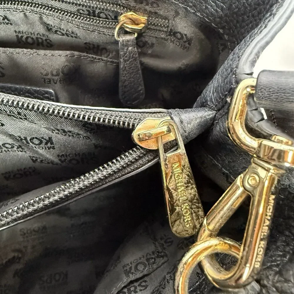 Michael Kors Pebbled Black Leather Bag With Gold Colored Logo Engraved‎ Hardware